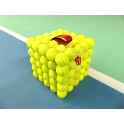 Hocker (poef) | Stefano Melo | Oudetennisballen.com ART