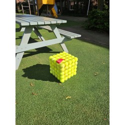 Hocker (poef) | Stefano Melo | Oudetennisballen.com ART