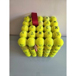 Hocker (poef) | Stefano Melo | Oudetennisballen.com ART