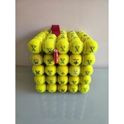 Hocker (poef) | Stefano Melo | Oudetennisballen.com ART