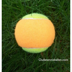 Hard Orange/yellow tennis bal